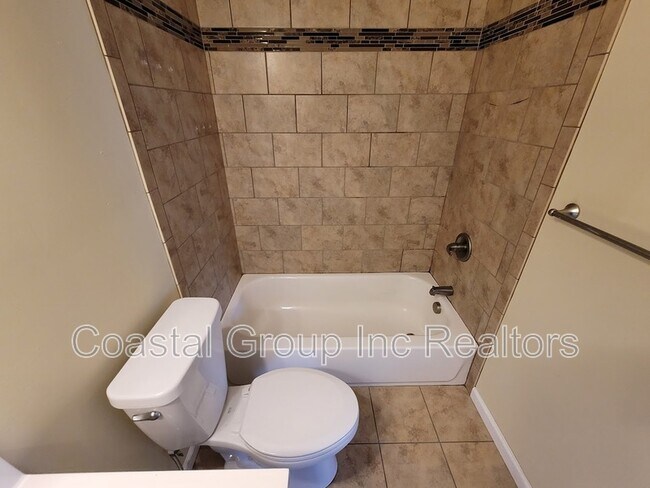 Building Photo - 2239 Windom Pl