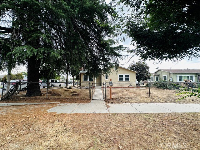 Building Photo - 428 E Maple St