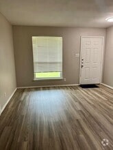 Building Photo - 12400 Tree Line Dr