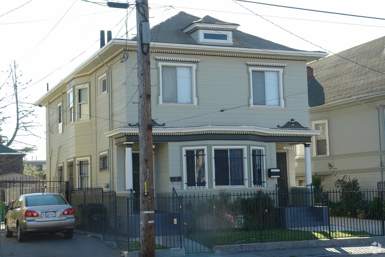 Primary Photo - 3018 West St