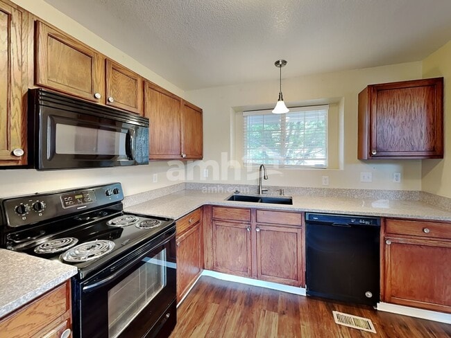 Building Photo - 1393 E 96th Pl