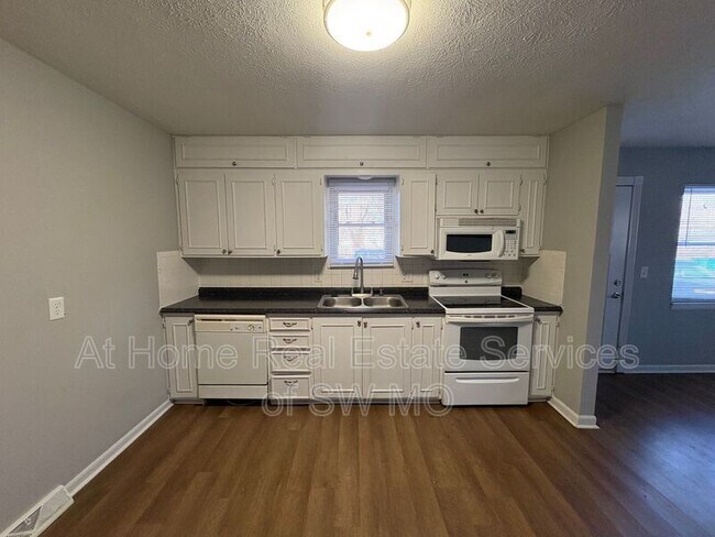 Foto del edificio - 1164 S Hillcrest Ave