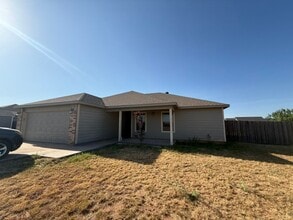 Building Photo - 331 Foxtrot Ln