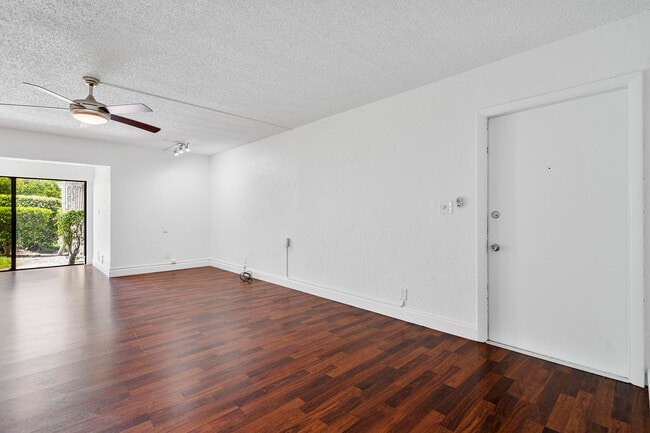 Foto del edificio - 6612 Spring Bottom Way
