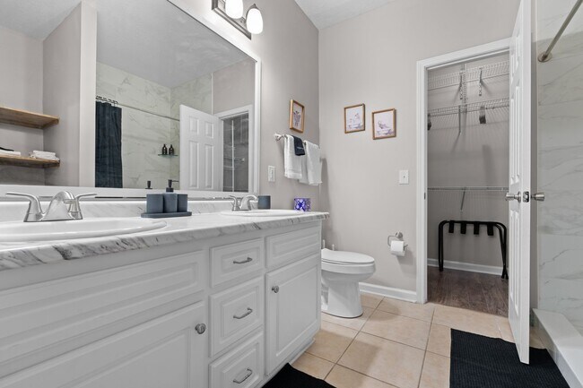 Foto del edificio - 1125A Southbend Drive