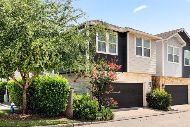 Building Photo - 9914 Brickhouse Dr