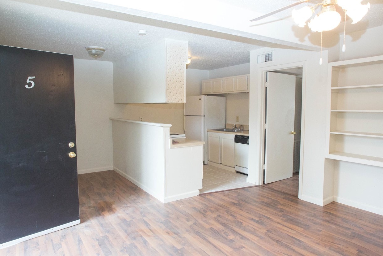 4610 Maddox St Unit 05, Beaumont, TX 77705 Room for Rent in Beaumont