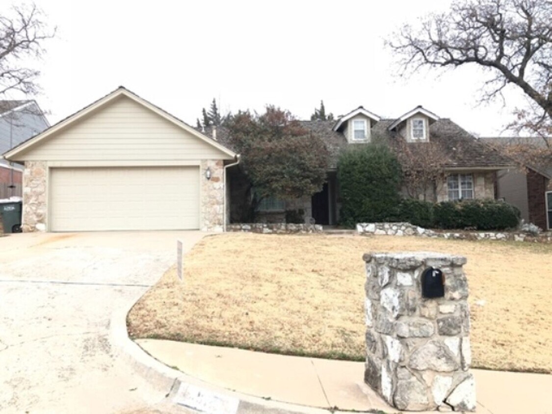 Foto principal - Spacious home for a Great Price! Edmond Sc...