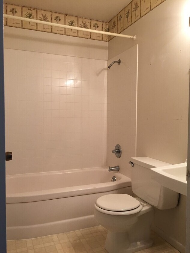 Foto del edificio - 3705 Sleepy Hollow Ln