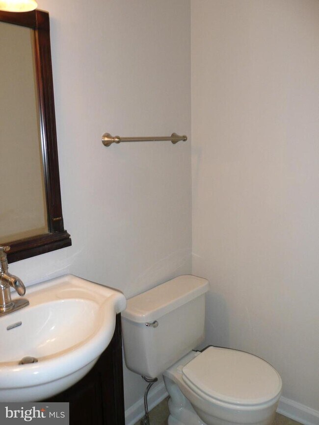 Foto del edificio - 255 Waterford Ln