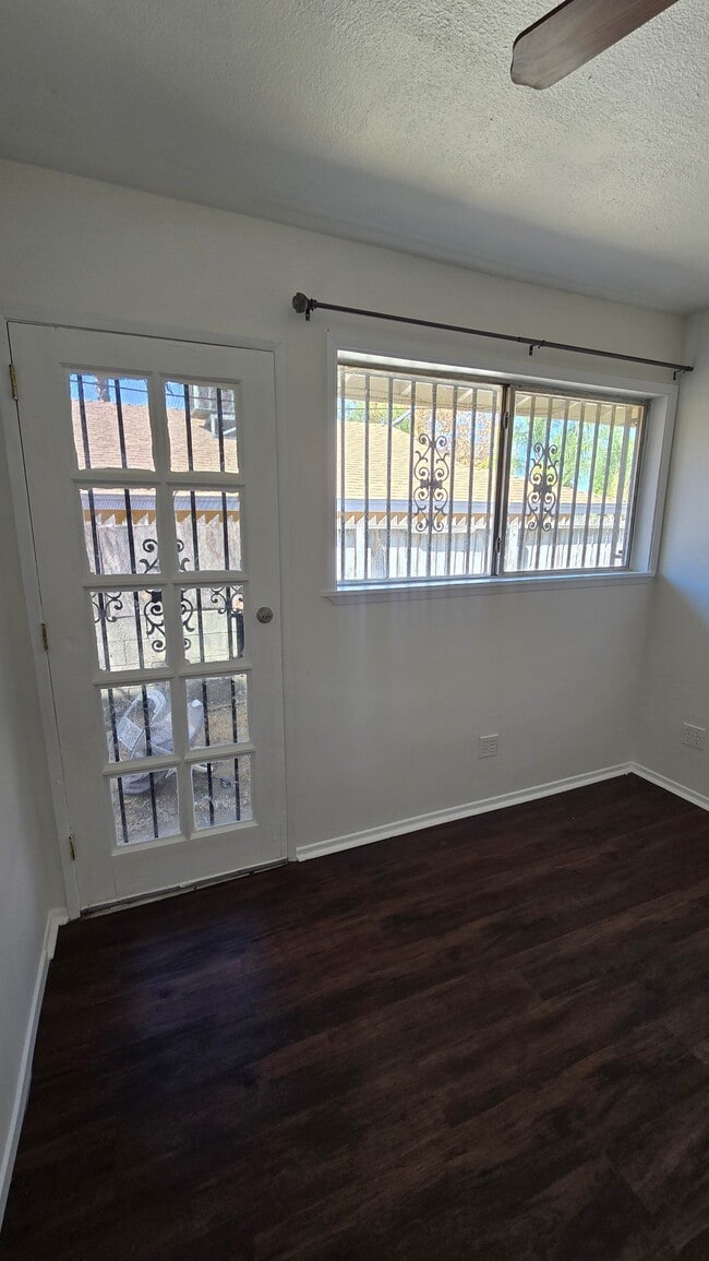 Building Photo - 12128 Van Nuys Blvd