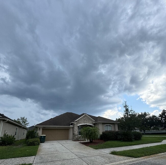 Building Photo - 4 bedroom 3 bath home in the Mandarin/ Sou...