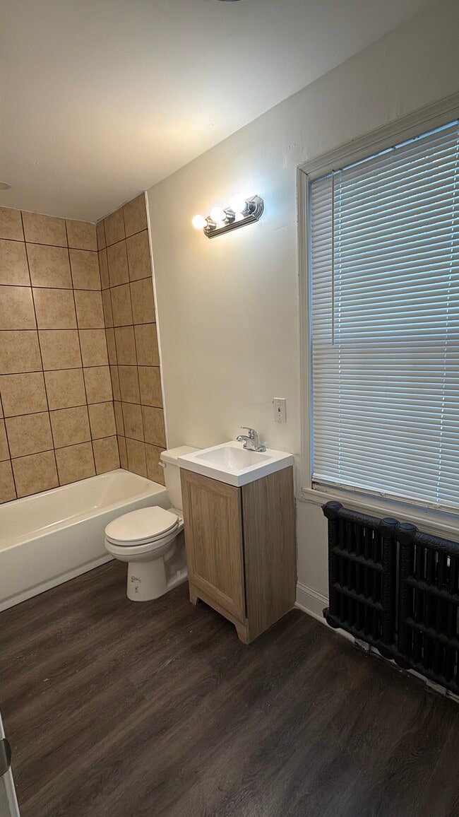 Foto del edificio - 1815 W 2nd St