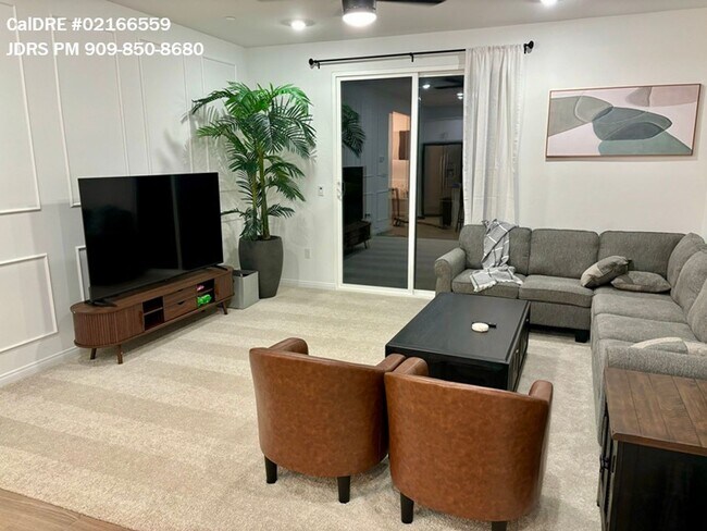 Foto del edificio - Rialto 3 Bedroom Furnished Home