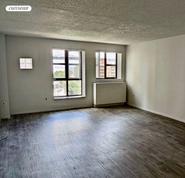 Building Photo - 25-54-54 12th St