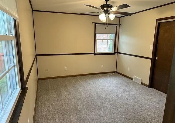 Foto del edificio - Welcome to this spacious 3 bedroom, 2 full...