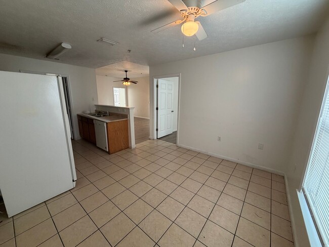 Building Photo - 9119 Laird St