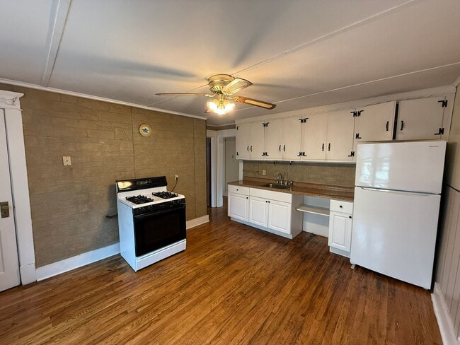 Photo - 232 Hampden St Apartment