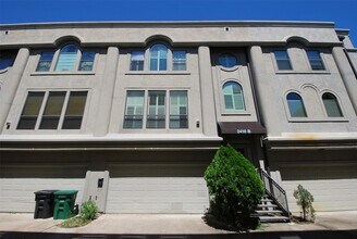 Building Photo - 2410 Dorrington St