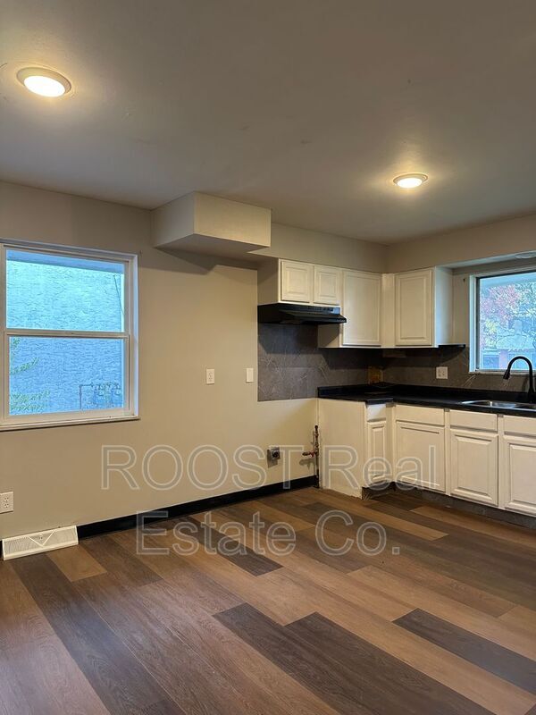 Foto del edificio - 919-921 Weyant Ave.