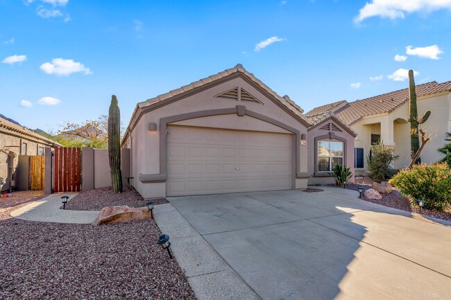 Building Photo - Charming Semi-Furnished Home in Oro Valley...