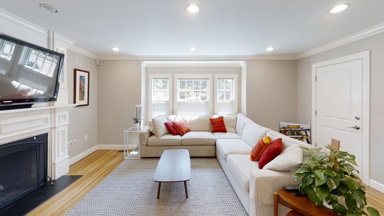 169 Parker St, Newton, MA 02459 Condo for Rent in Newton, MA