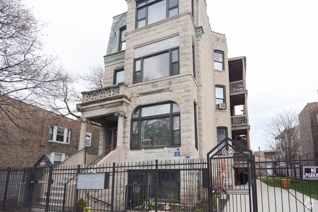 Building Photo - 1009 N Sacramento Ave