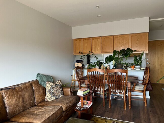 Foto del edificio - 1222 Chicago Ave