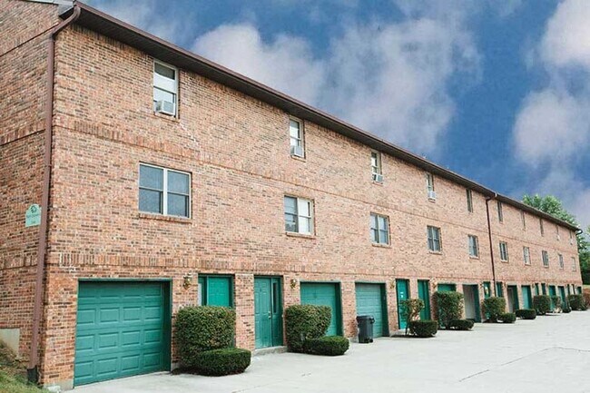 Foto del edificio - Troy Crossing - 2 Bedroom & 1.5 Bath Townh...