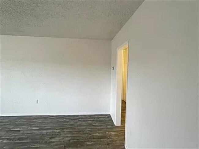 Building Photo - Joyous Home