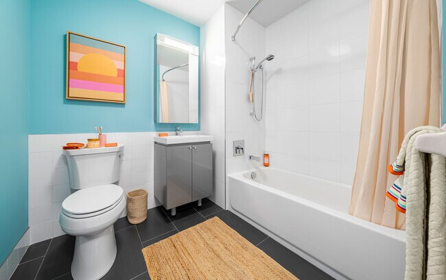 Building Photo - 593 Pavonia Ave