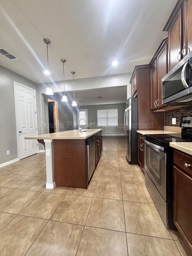 Foto del edificio - 5205 Northlawn Way