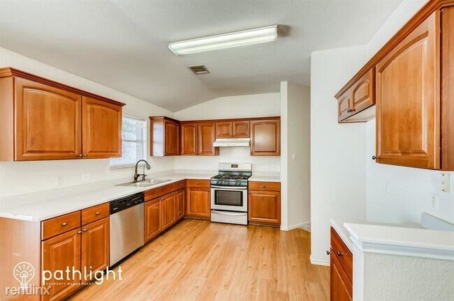 Foto del edificio - 3 br, 2 bath House - 1411 Catalina UNIT