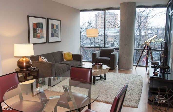 Foto principal - 869 W Blackhawk St