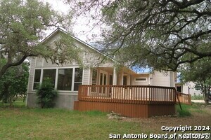 Foto del edificio - 257 Edward Pkwy