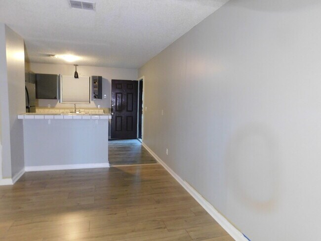 Building Photo - 5327 Westchase Ct