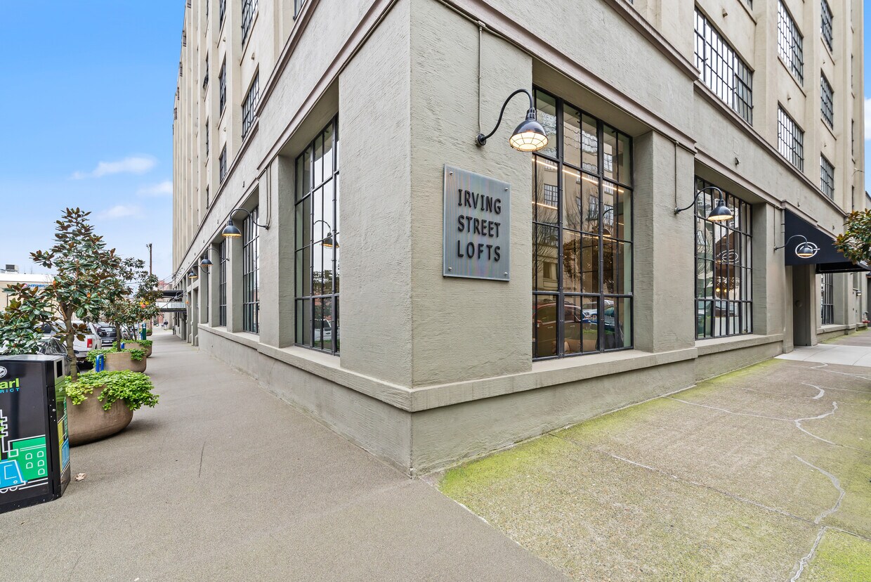 Primary Photo - 1314 NW Irving St
