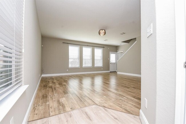 Building Photo - 14843 Scenic Sky Way