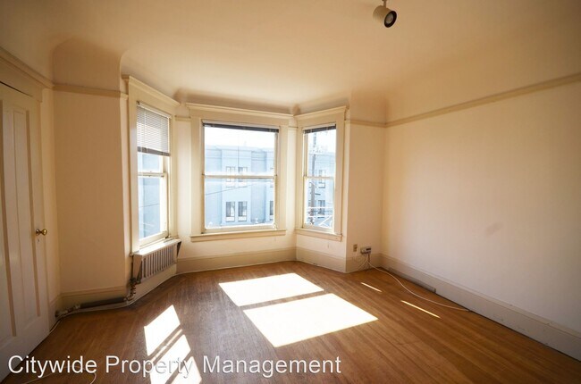 Building Photo - 2191 Pine St
