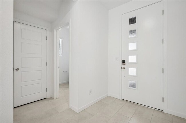 Foto del edificio - Beautiful New Home in Black Mountain Planned Community
