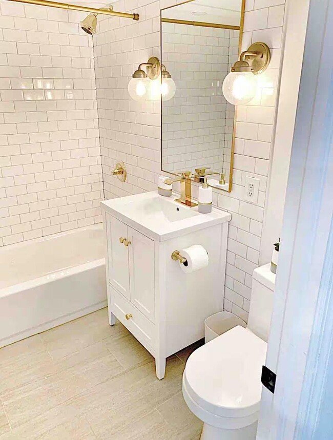 Building Photo - 603 Knickerbocker Ave