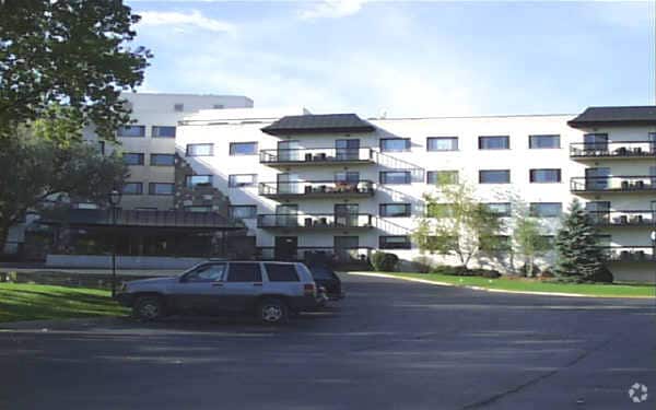 Building Photo - Forest Villa Condominiums