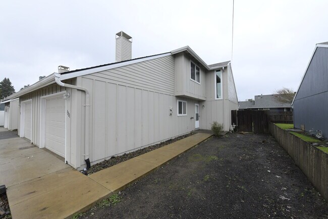 Foto del edificio - 1228 46th Pl SE