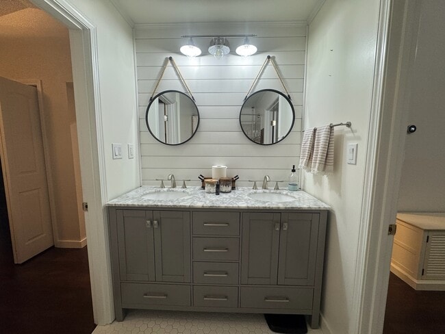 Bathroom Vanity - 1822 N Rock Springs Rd NE