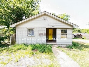 Building Photo - 4423 W Charles Bussey Ave