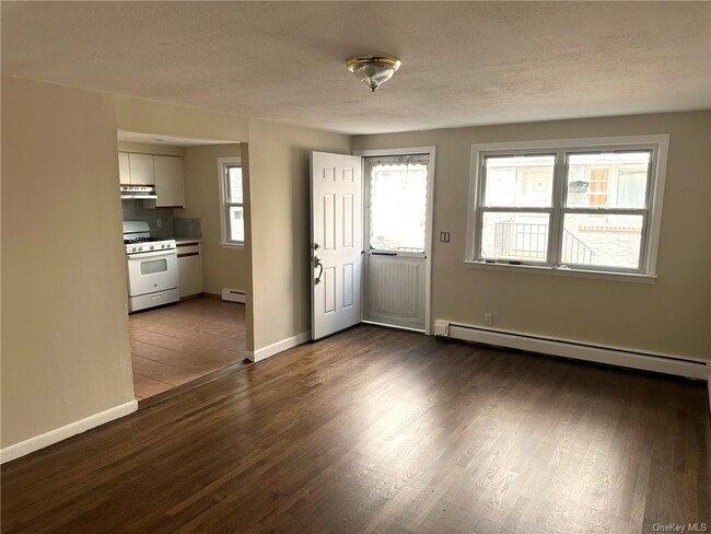 Building Photo - 253 Hoover Rd