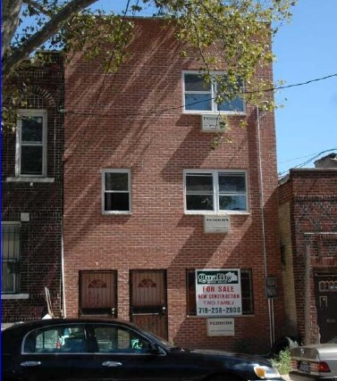 Foto del edificio - 695 Sheffield Ave