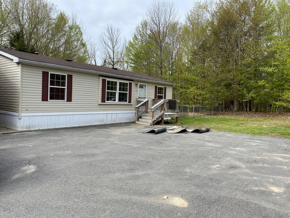 171 Blaine Rd, Farmingdale, ME 04344 House Rental in Farmingdale, ME