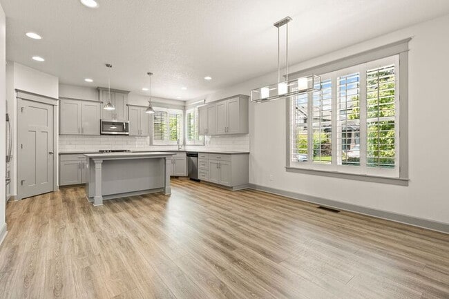 Building Photo - 14716 Blue Blossom Way
