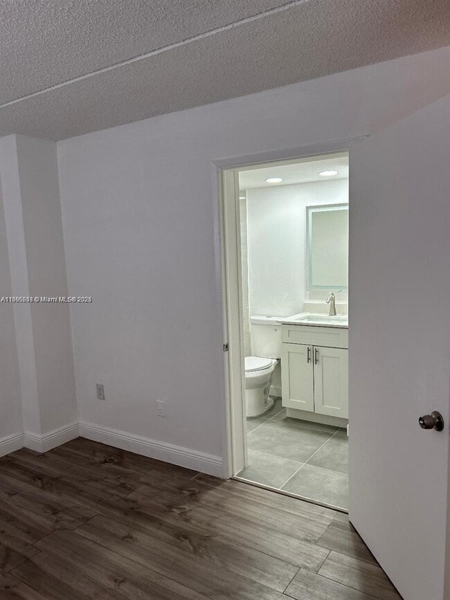 Foto del edificio - 6045 NW 186th St